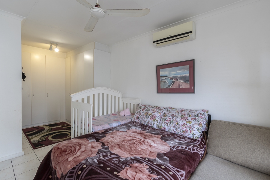 1 Bedroom Property for Sale in Dobson Western Cape